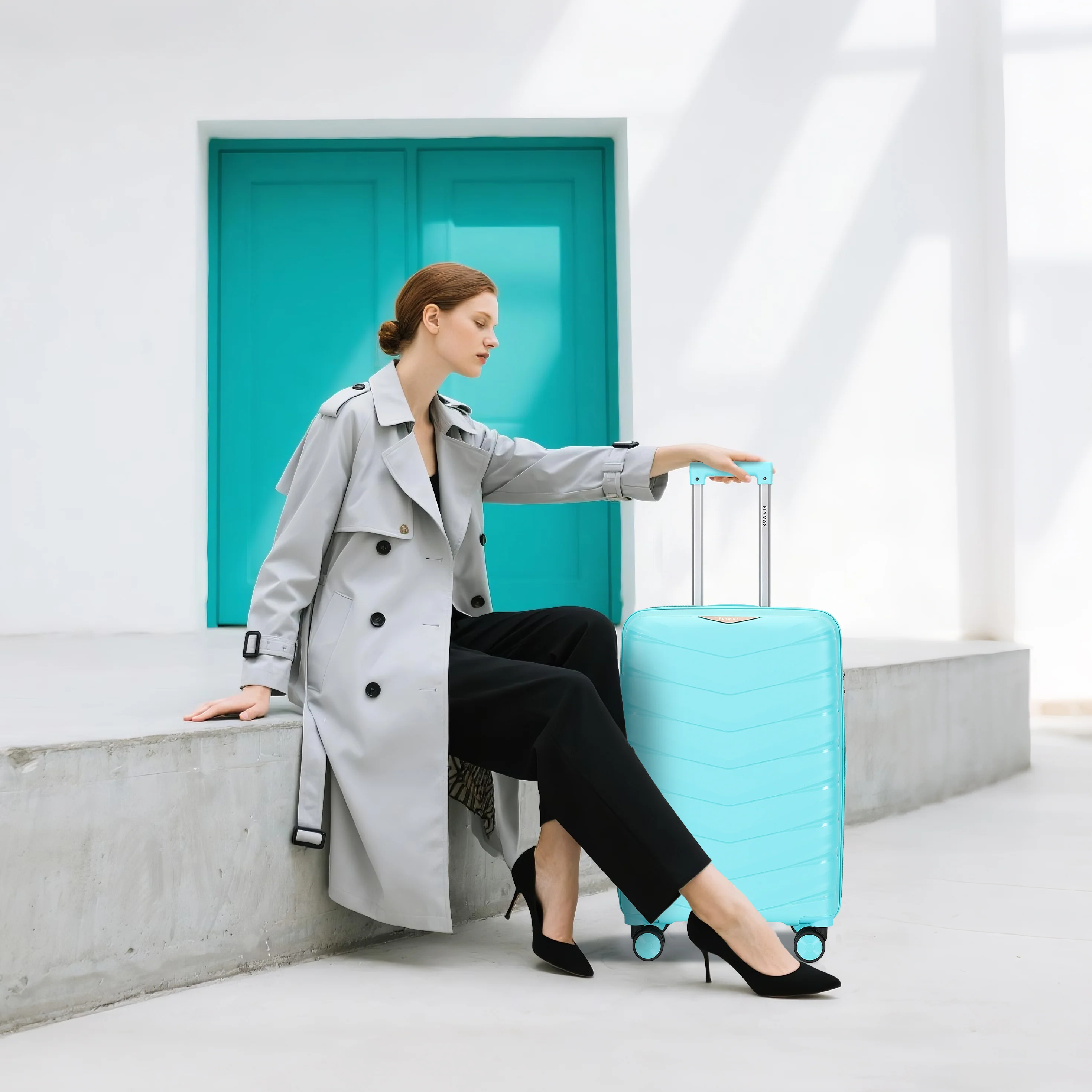 Los Angeles Flex Lightweight Premium Suitcase - Image 7
