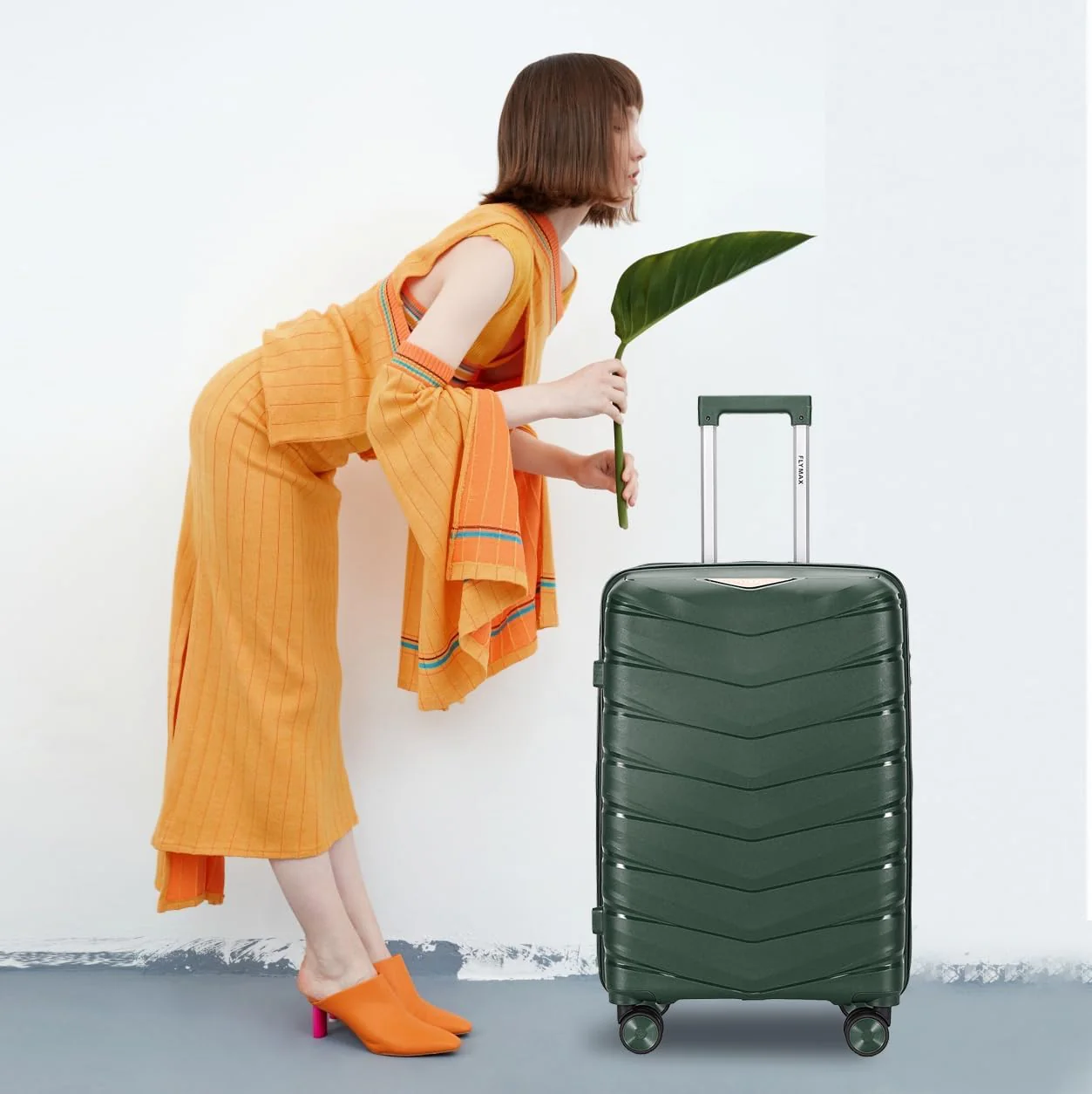 Los Angeles Flex Lightweight Premium Suitcase - Image 9